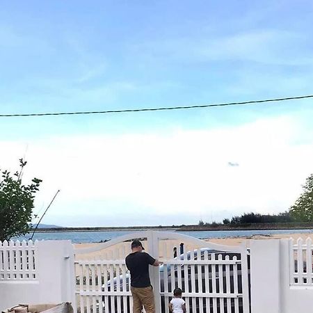 Villa Sea Kecil Tiny House Near Jetty Of Kuala Besut Kampong Nail Exterior foto